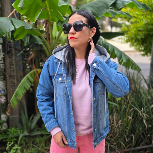 Chamarra de mezclilla con capucha