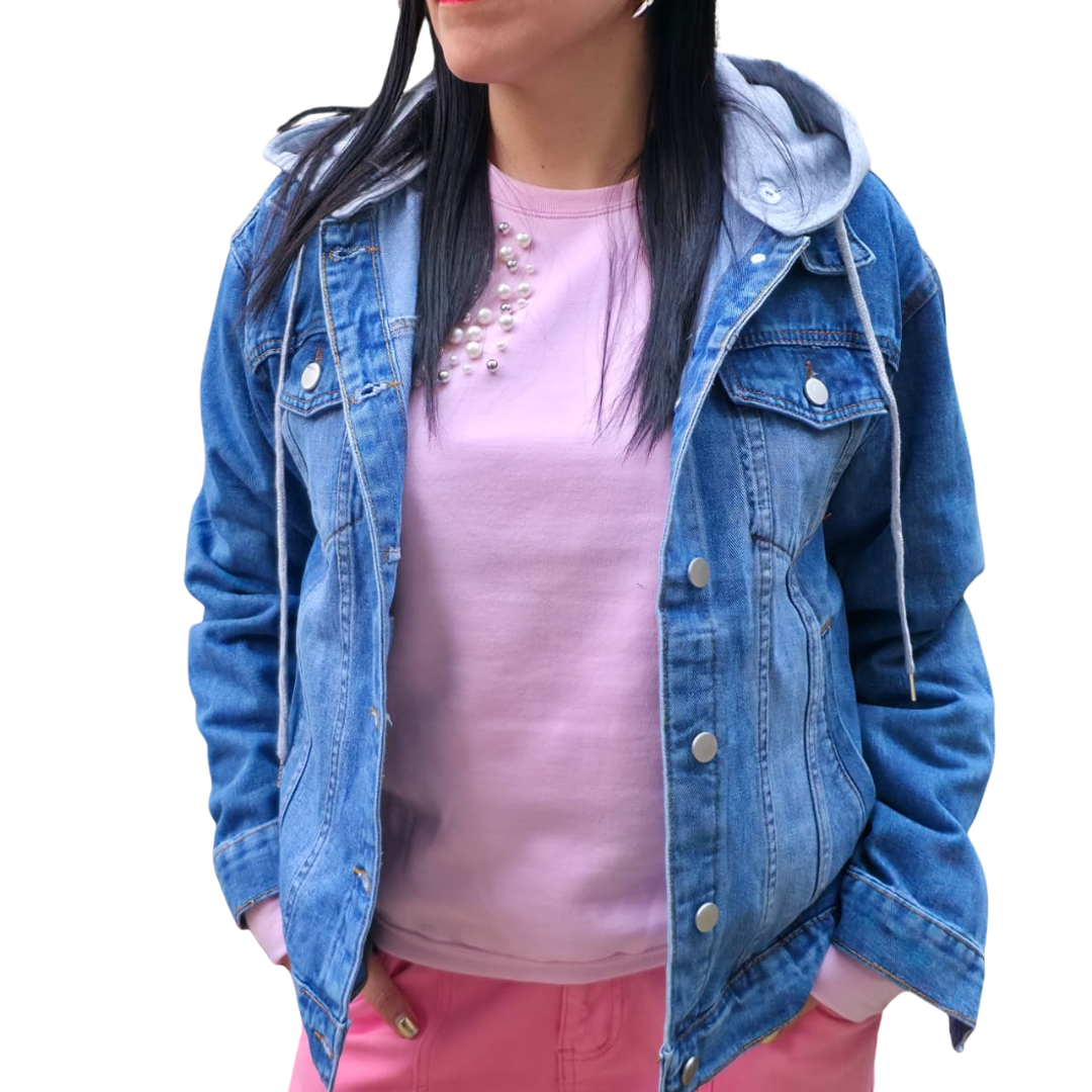 Chamarra de mezclilla con capucha