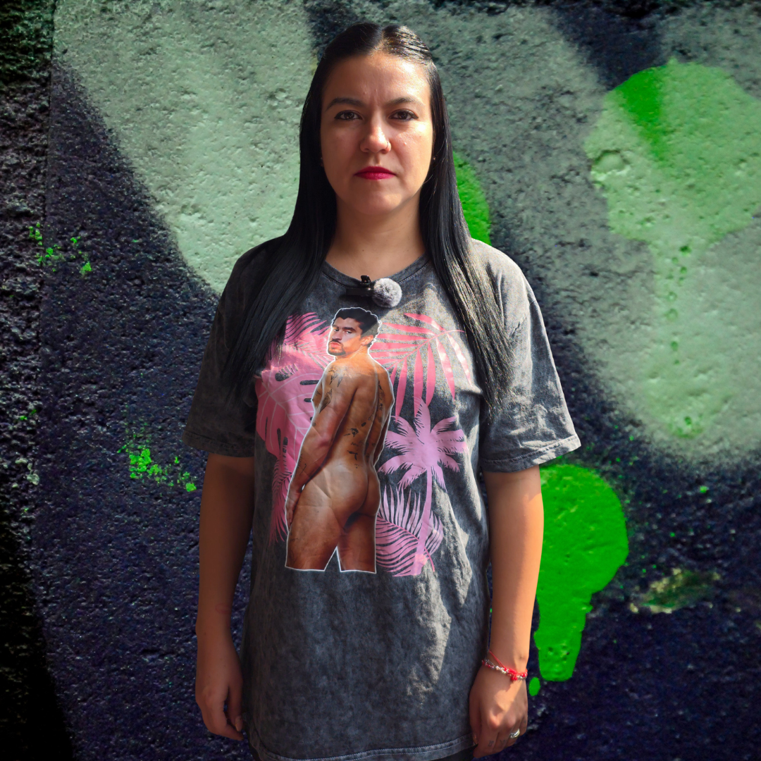 Camiseta Unisex Mineral Wash - Bad Bunny Desnudo